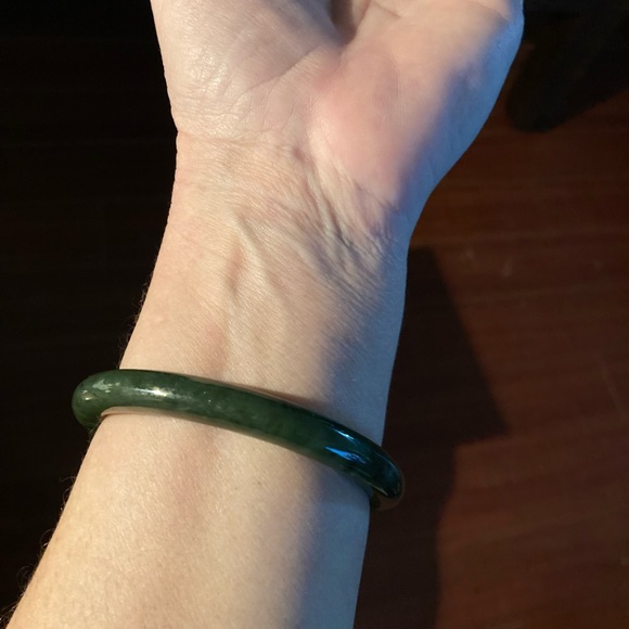 BC Genuine Solid Jade Bracelet - Picture 1 of 4